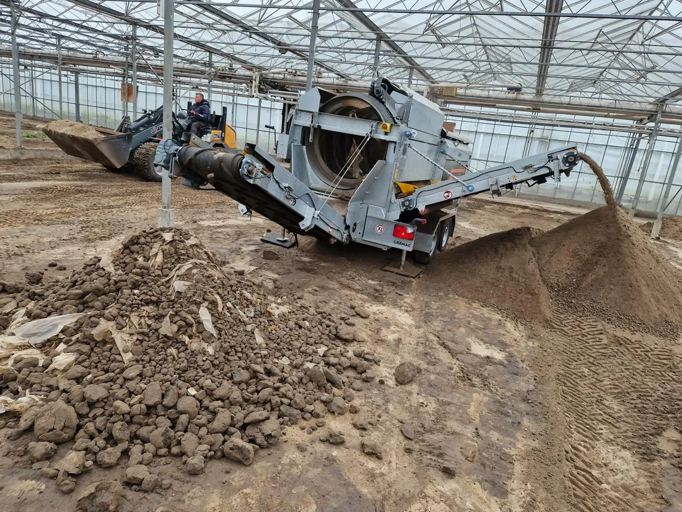 Gremac e1 mobiele grondzeef in actie